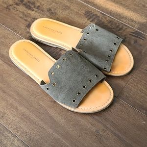 American Eagle Sandals